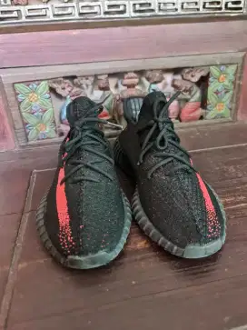 039. Adidas Yeezy SPLY-350 Black

Size : 44
Insole : 28 Kondisi bekas