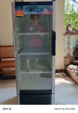 Showcase Freezer