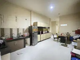 Jual Ruko Gandeng 2,5 Tingkat di Jalan KL Yos Sudarso Gg. Lorong 1