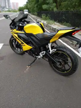Dijual R15 V3 2019 warna Langka