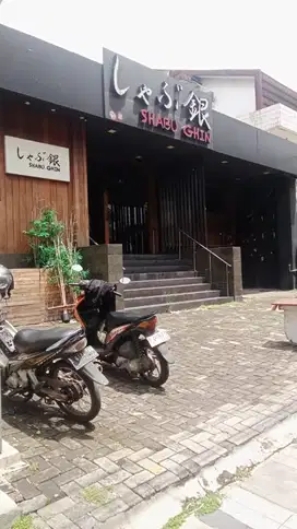 Disewakan  satu unit  komersiil di senopati jln.woltermoginsidi jaksel