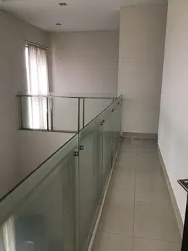 Dijual Cepat Rumah Bagus dan Elegan  Perumahan Cibubur