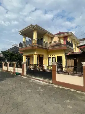 RUMAH MEWAH 2 LANTAI SUPER BU SEBELAH SMA TARUNA NUSANTARA MAGELANG