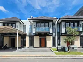 Dijual Villa  Komplek Citraland Medan, Cluster Clar