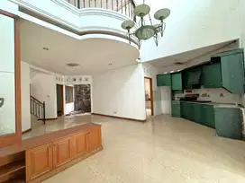 Cinere mega cinere rumah hoek jalan lebar dekat masjid