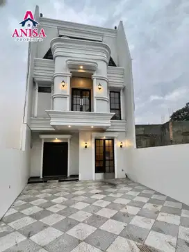 AMERICAN STYLE MEWAH DI JAGAKARSA TANAH HALAMAN LUAS