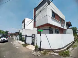 Rumah Baru Posisi Hook di Margahayu Raya