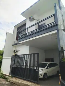 RUMAH MINIMALIS LANTAI 2 LOKASI PESANGGARAN