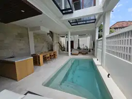 dijual villa baru lantai 2 batubelig