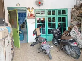 Dijual Rumah 3 Lantai di Jalan Pembangunan Iv, Glugur Darat II