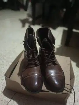 Sepatu Boot Zara ukuran 43