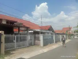 Dijual Murah Rumah Mewah Luas 772 m2 Pinggir Jalan di Purwakarta Kota