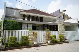 Rumah Luas Mewah Dijual Murah Gayung Kebonsari Surabaya Selatan