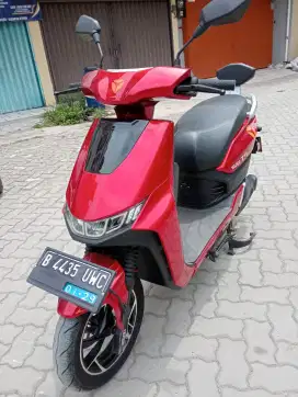 Dijual Motor Listrik Yadea T9 Tahun 2023