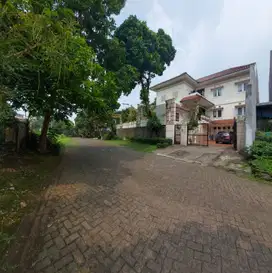 Rumah Dengan Swimming Pool Di Perumahan Danau Bogor Raya Bogor Timur