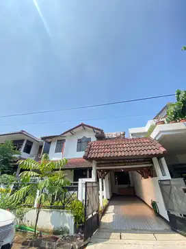 Lebak Bulus Rumah Terawat Dengan 6 Kamar Tidur Dalam Komplek