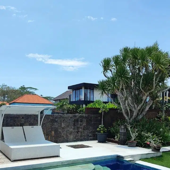 Luas Tanah 1600 m2, Ada Kolam Renang, Villa di Tabanan, Bali
