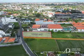 FREEHOLD LAND IN THE PRIME AREA OF PETITENGET (10 Are)
