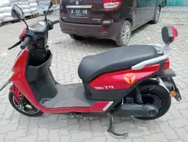 Dijual Cash Motor Listrik Yadea T9 Tahun 2023
