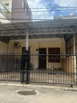 Sewa Rumah 1,5 lantai siap huni di Gading Hibrida