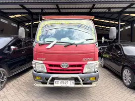 Truk Dyna 110ST 4x2 M/T 2014/2015,Km 129rb