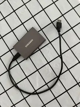 Samsung Portable SSD T7 (1TB)