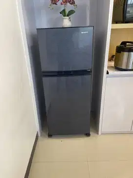 Lemari Es Sharp SJ-195