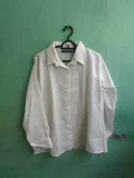 Kemeja wanita preloved pribadi ukuran M