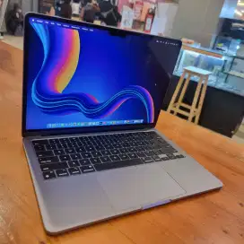 Macbook AIR M2, 2022 ~ RAM 8 GB/ SSD 256 GB ~ GARANSI AKTIF s/d OKT 25