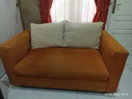 Sofa empuk 2 sitter lengkap dgn bantal