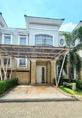 Di jual rumah premium ada kolam renang di Ciputat Tangerang Selatan