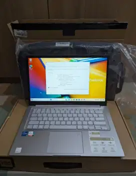 Asus vivobook X1404VA core i5