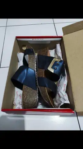 Sepatu wanita Fladeo (New)