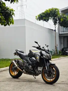 Motor Kawasaki Z800 Nik 2013
