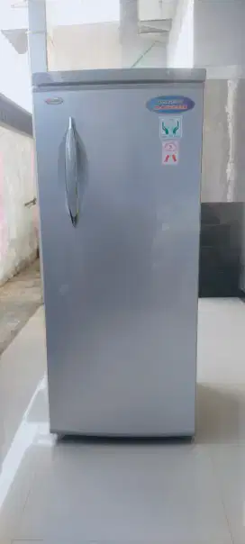 Freezer/ Lemari Pembeku Asi  Daimitsu Tipe DICF 210 P-182 LITER
