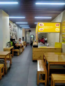 Dijual Ruko Frenchwalk MOI 2Lt siap pakai di Kelapa Gading,Jakut
