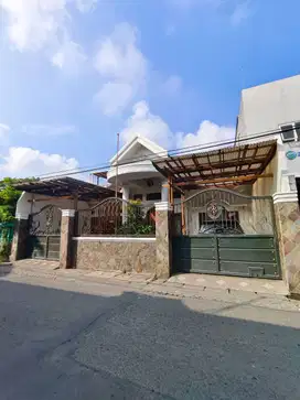 Rumah 2 Lantai Bagus Terawat Siap Huni Strategis Wonokromo Surabaya