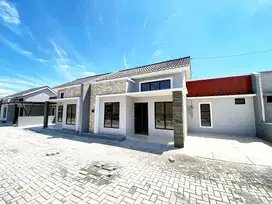 JUAL CEPAT Rumah cluster Pesan Bangun pinggir jalan ramai