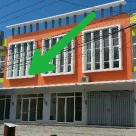 disewakan ruko siap pakai Semolowaru lokasi strategis