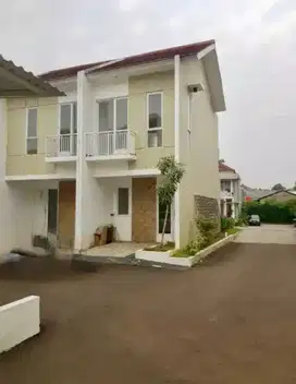 Dijual rumah 2 Lantai Cluster Area Serua Ciater Tangsel