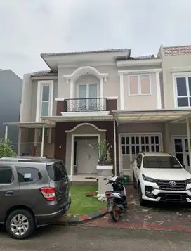 Rumah hook banci Full bangunan  di Cluster Crystal