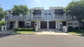Dijual rumah di summarecon Bandung dekat club house