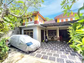 Rumah + Ruang Usaha Luas Nyaman, di Solo Baru