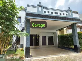 Rumah 2 lantai Semi Furnished Hoek Terawat Siap Huni di Raffless Hills
