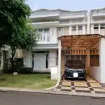 Rumah Sudah Renov Carport 2 Mobil Di  Vernonia Sumnarecon Bekasi