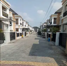 2 Lantai Dalam Perumahan Dijual Rumah di Wedomartani Ngemplak Sleman
