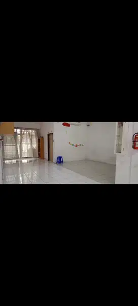 Rumah Strategis 1,5 lantai lebar jual cepat murah, Tanan Kopo Indah