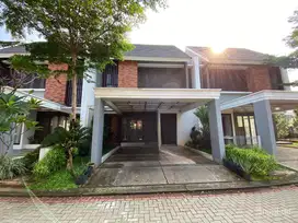 Rumah 2 lantai cantik furnised mewah  di Cimanggis Golf Estate