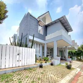 Rumah cantik posisi hook dg swimming pool di Discivery sektor 9