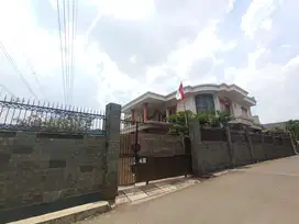 Rumah Mewah di Komp Deplu Cipadu Jl Utama Pd Karya Tangsel